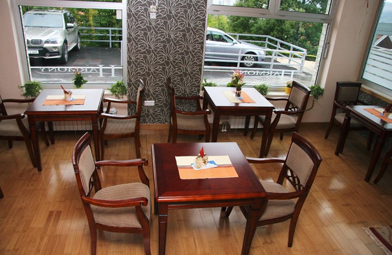 Breakfast area/lobby