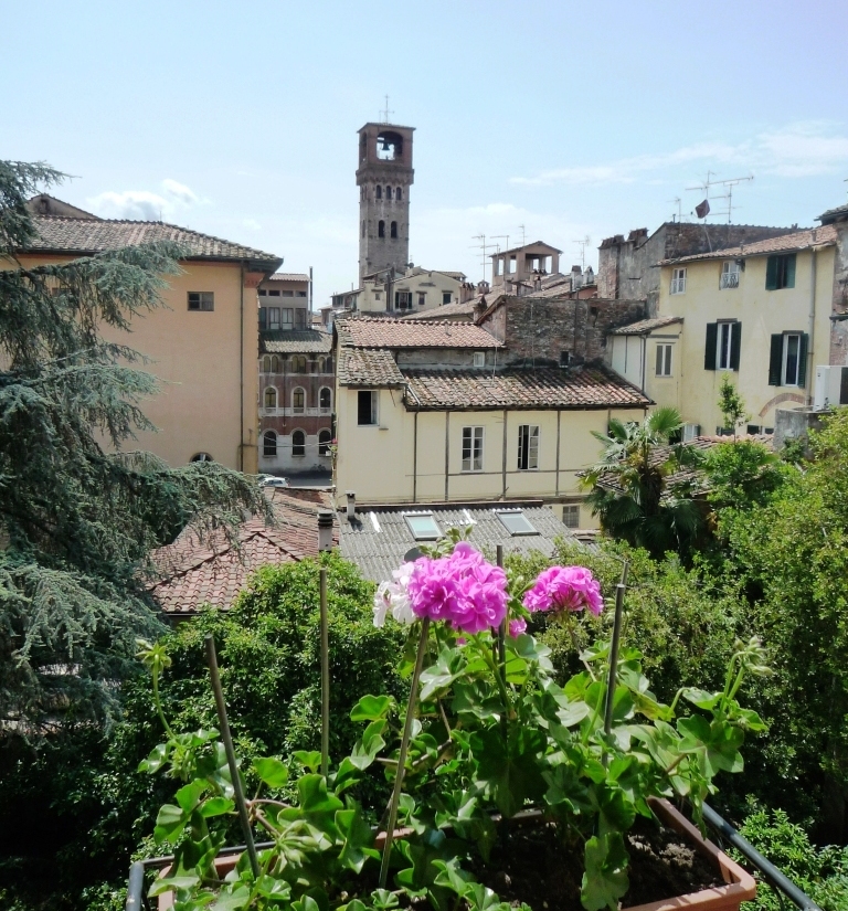 BED & BREAKFAST EVELINA - Prices & B&B Reviews (Lucca, Italy)