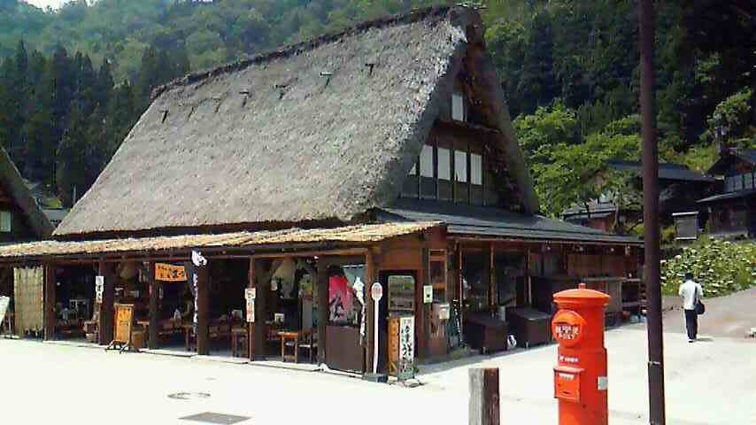すごい。食堂だがちゃんと合掌造り