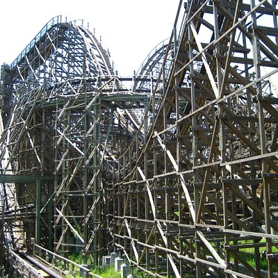 T Express wooden rollercoaster