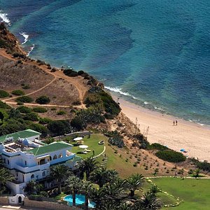Hotel Villa Esmerealda - located directly to the beach Porto de Mos in Lagos, Algarve, Portugal