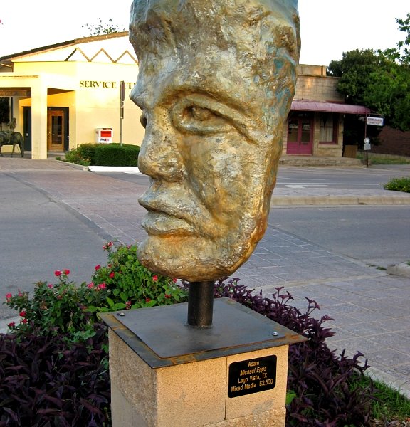 Sculpture on Main image
