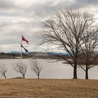 Monument by the lakes edge