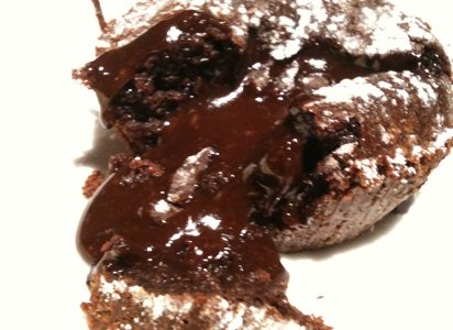 tortino caldo al cioccqolato + mascarpone a parte nel piatto
