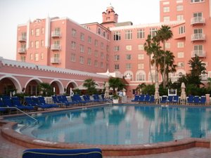 Pool & Beach