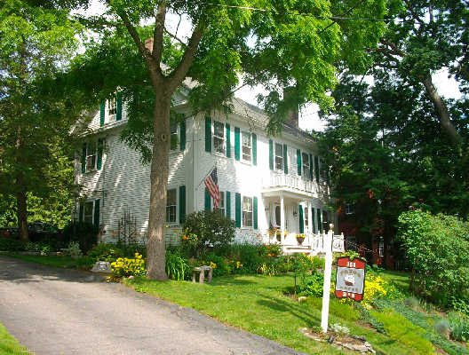 Nestled along the Kennebec River....quiet, fabulous breakfasts, comfortable elegance within walk