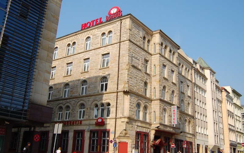 Hotel Lothus_from outside