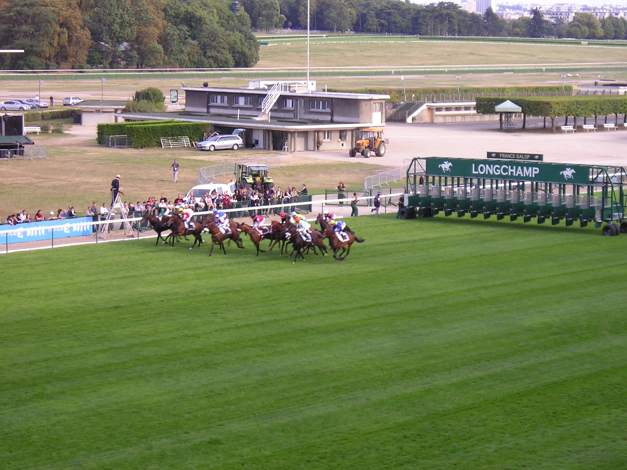 2023年 ロンシャン競馬場 - 行く前に！見どころをチェック - トリップ