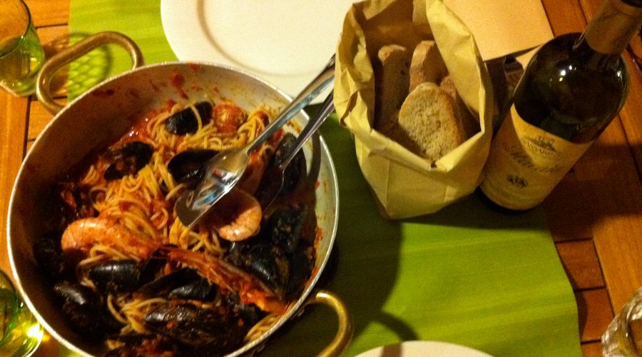 Seafood spaghetti for two? Yes please!
