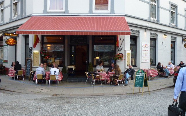 in fornt of the restaurant
