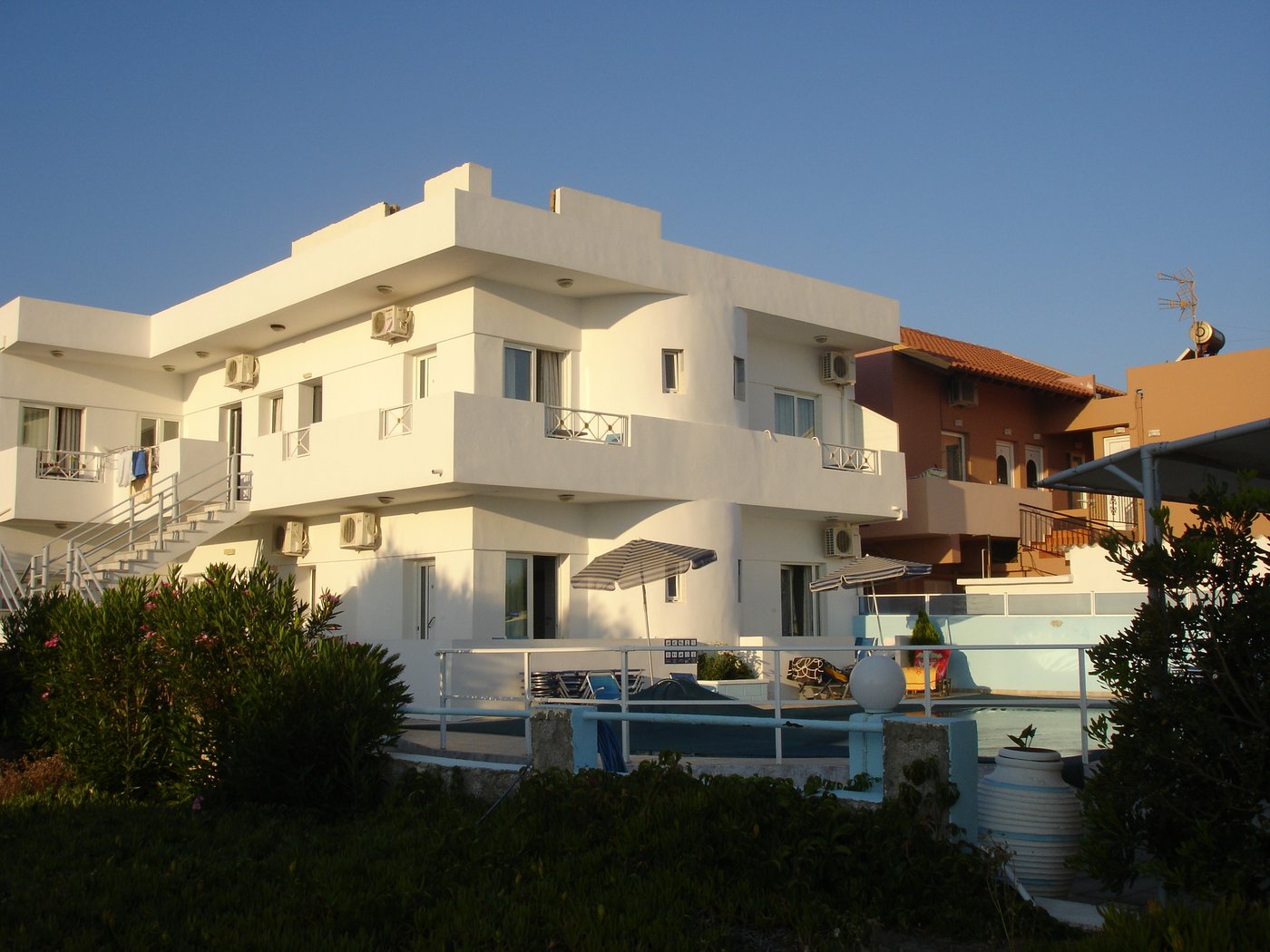 OLGA BEACH APARTMENTS - Prices & Condominium Reviews (Kouremenos, Greece)