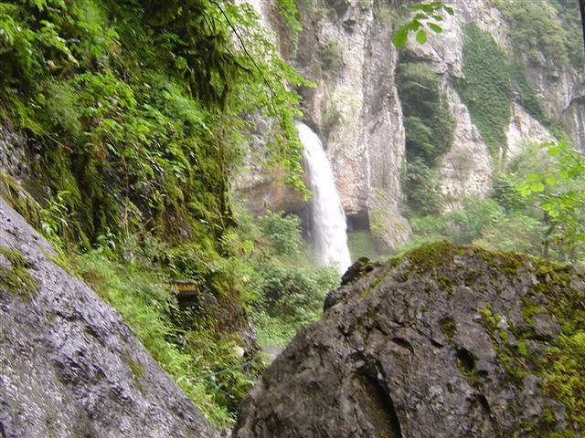 Les Gorges de Kakuetta image