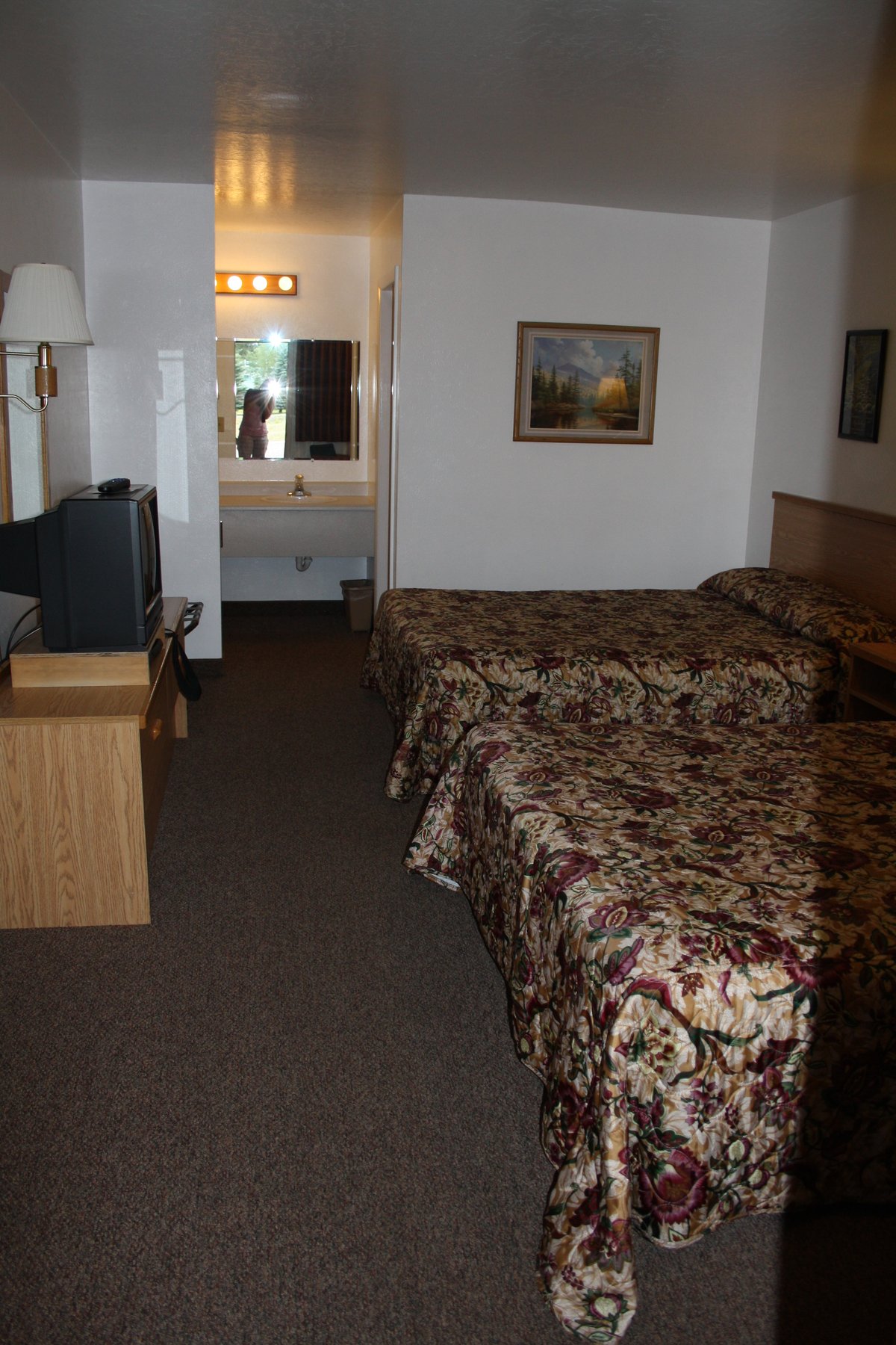 RED BEAR INN $123 ($̶1̶4̶3̶) - Updated 2022 Prices & Reviews - Ennis, MT