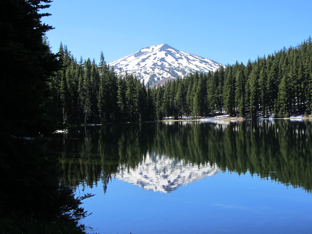 Todd Lake: Your Oregonian Escape Awaits!