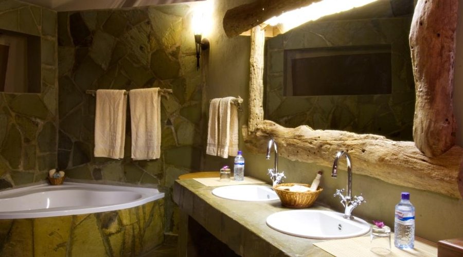 Badezimmer der Mawenzi Suite