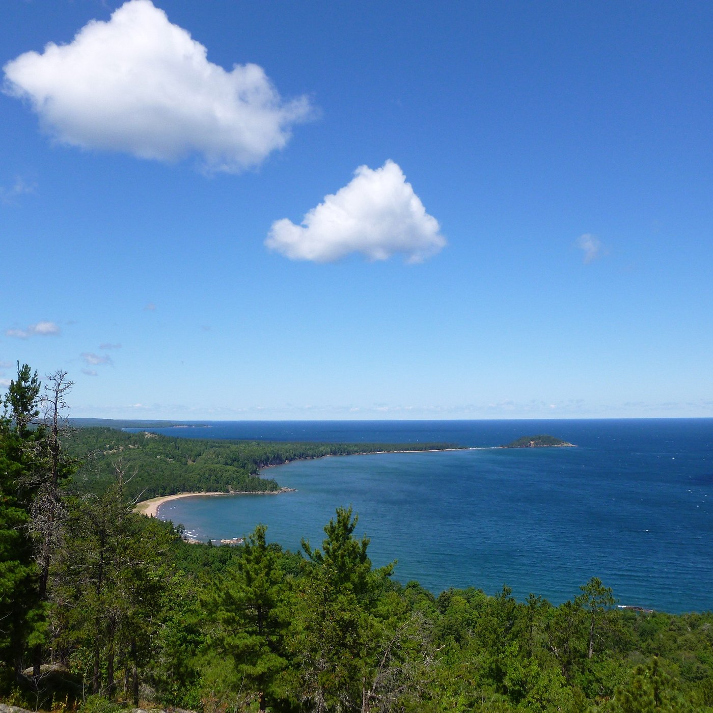 se permiten perros en sugarloaf marquette mi