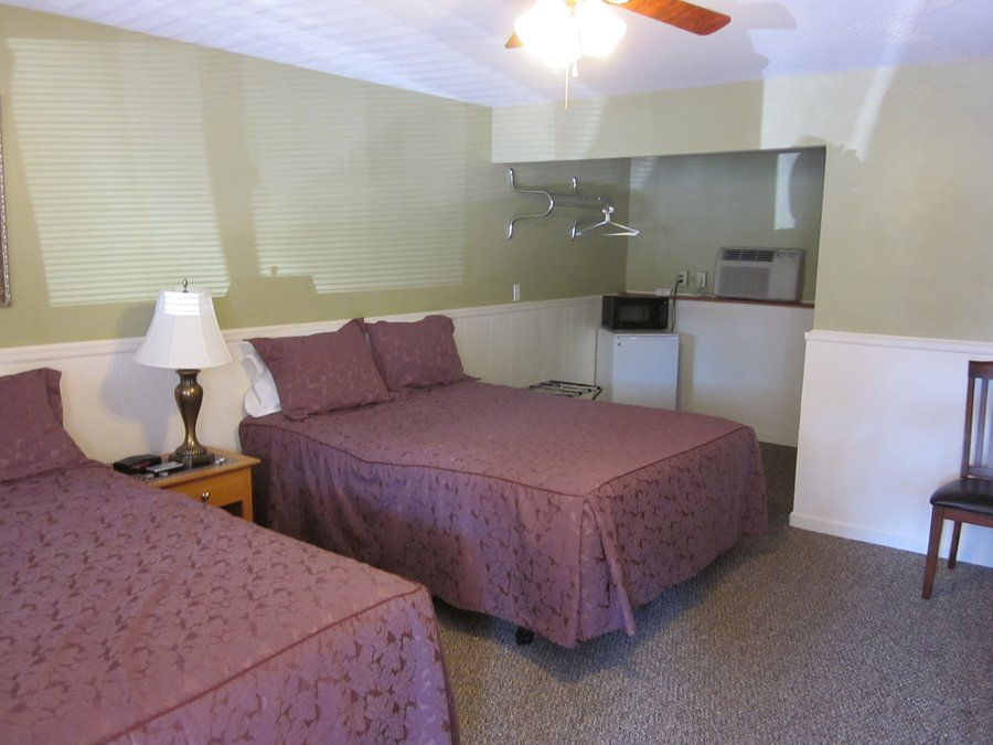 The Maple Tree Inn Updated 2020 Reviews Whitehall Mi Tripadvisor