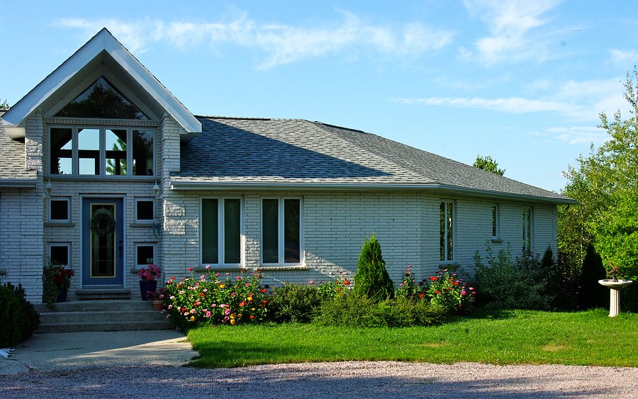 Auberge-sur-lac B&B, Sudbury, Canada