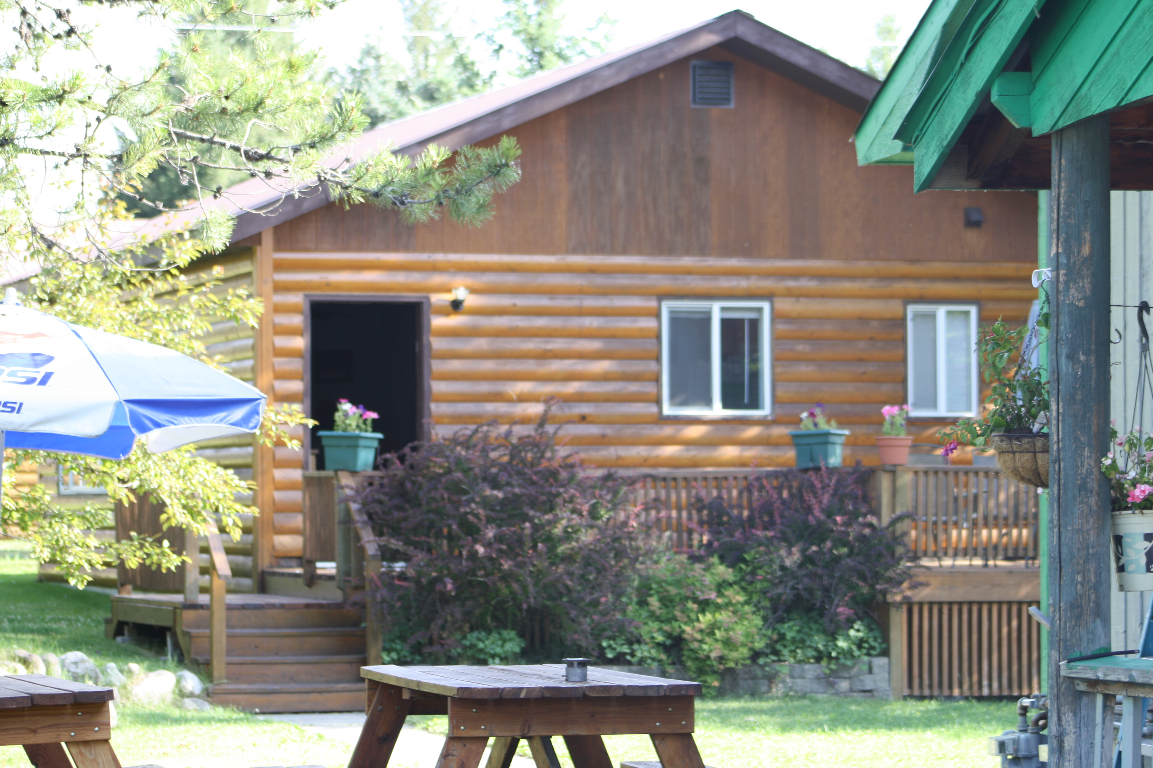 GLACIER BED BREAKFAST LOG CABINS Hungry Horse MT Tarifs 2024   Should Have Taken More 