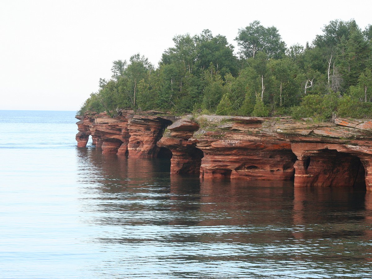 are dogs allowed on apostle islands