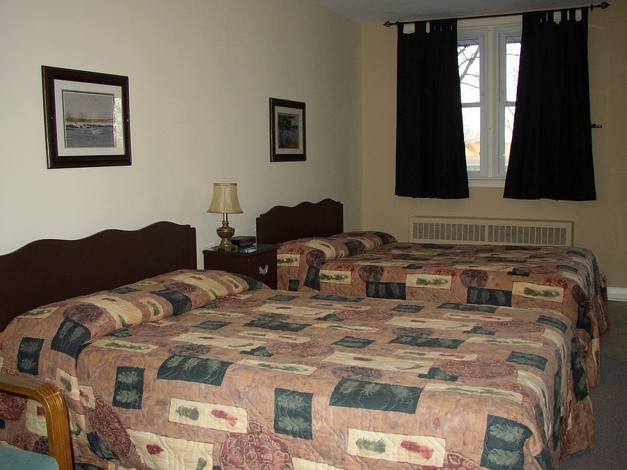 PARKER HOUSE MOTEL - Prices & Reviews (Clinton, Ontario, Canada