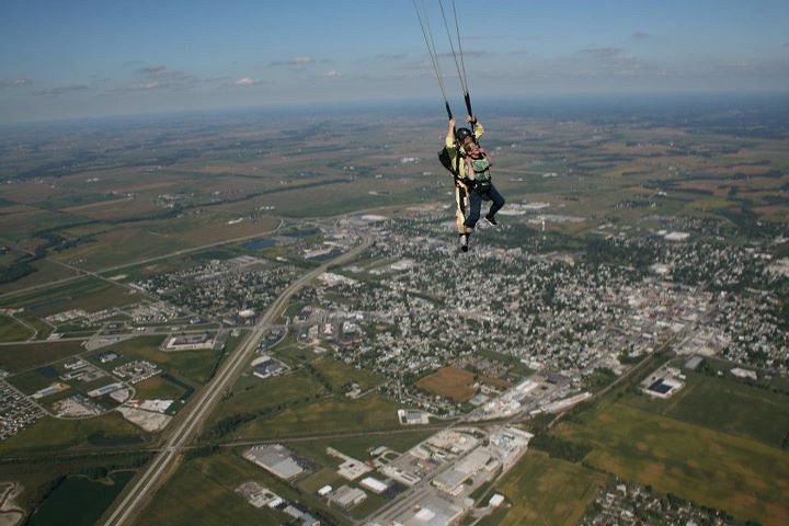Skydive Indianapolis image