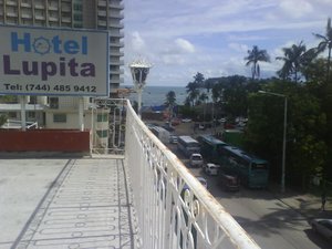 Piscina y playa