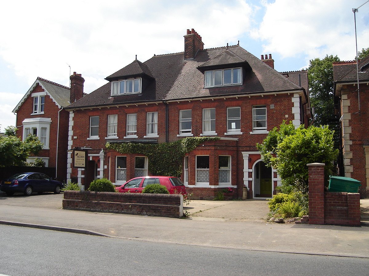 Oxford house. Оксфорд Хаус.