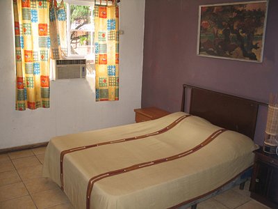 Hospirent El Salvador - Baranda para cama tradicional. Estamos ubicados en:  Casa Matriz: Calle La Ceiba #261, Col. Escalón, San Salvador. Sucursal  Santa Ana: 25 Calle Poniente y 6 Av. Sur #27