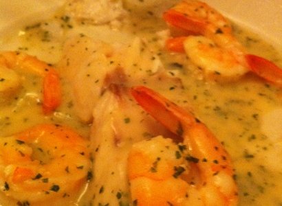 merluza salsa verde y langostinos