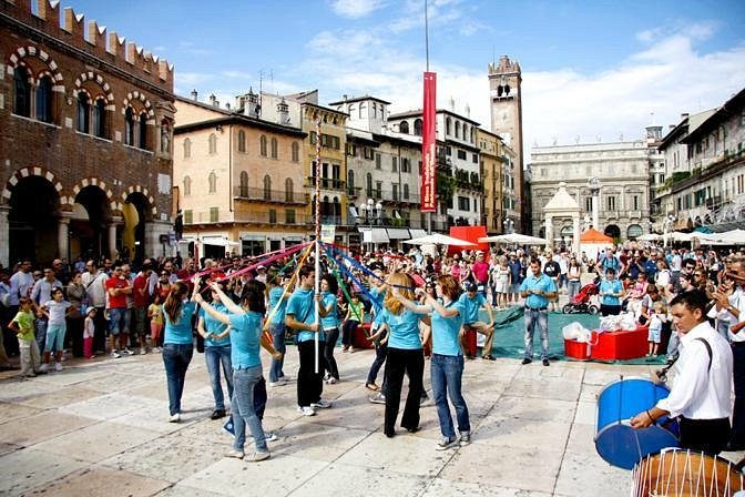 TOCATI, FESTIVAL INTERNAZIONALE DEI GIOCHI IN STRADA (Verona) - All You  Need to Know BEFORE You Go