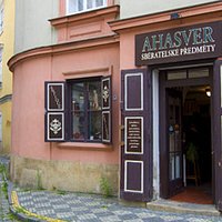 Entry door in Prokopska street