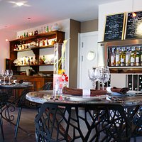 LA SALLE DE RESTAURANT