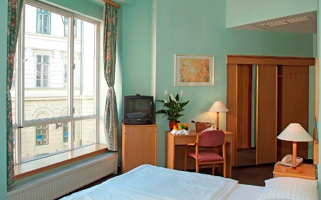 Standard double room