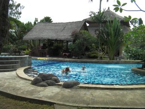 Kolam Renang & Pantai