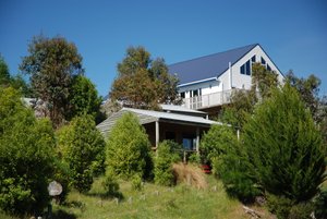 Freestone Backpackers in Manapouri