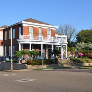 Bazsinsky House