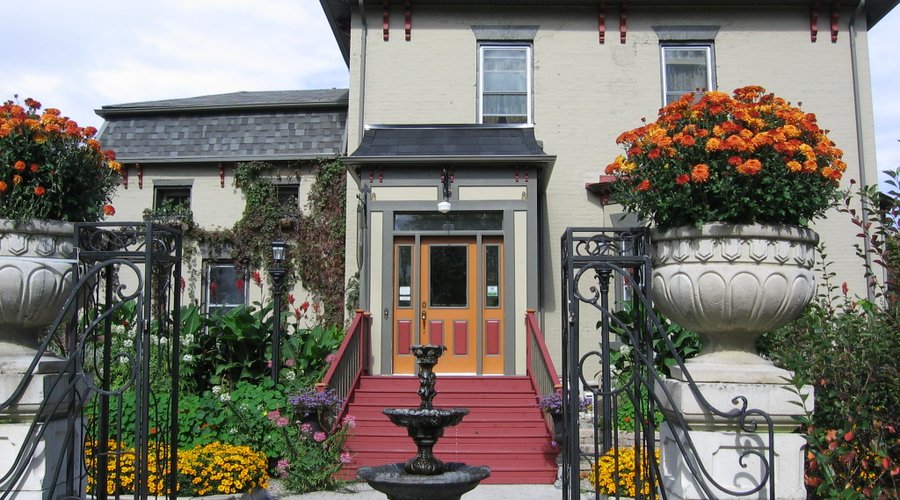 Russell Manor Bed and Breakfast