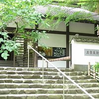 玉堂美術館の入口(入館券売場)です。