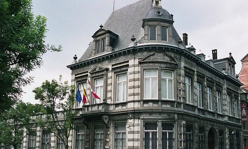 Vue extérieure du musée François DUESBERG Arts décoratifs 1775-1825