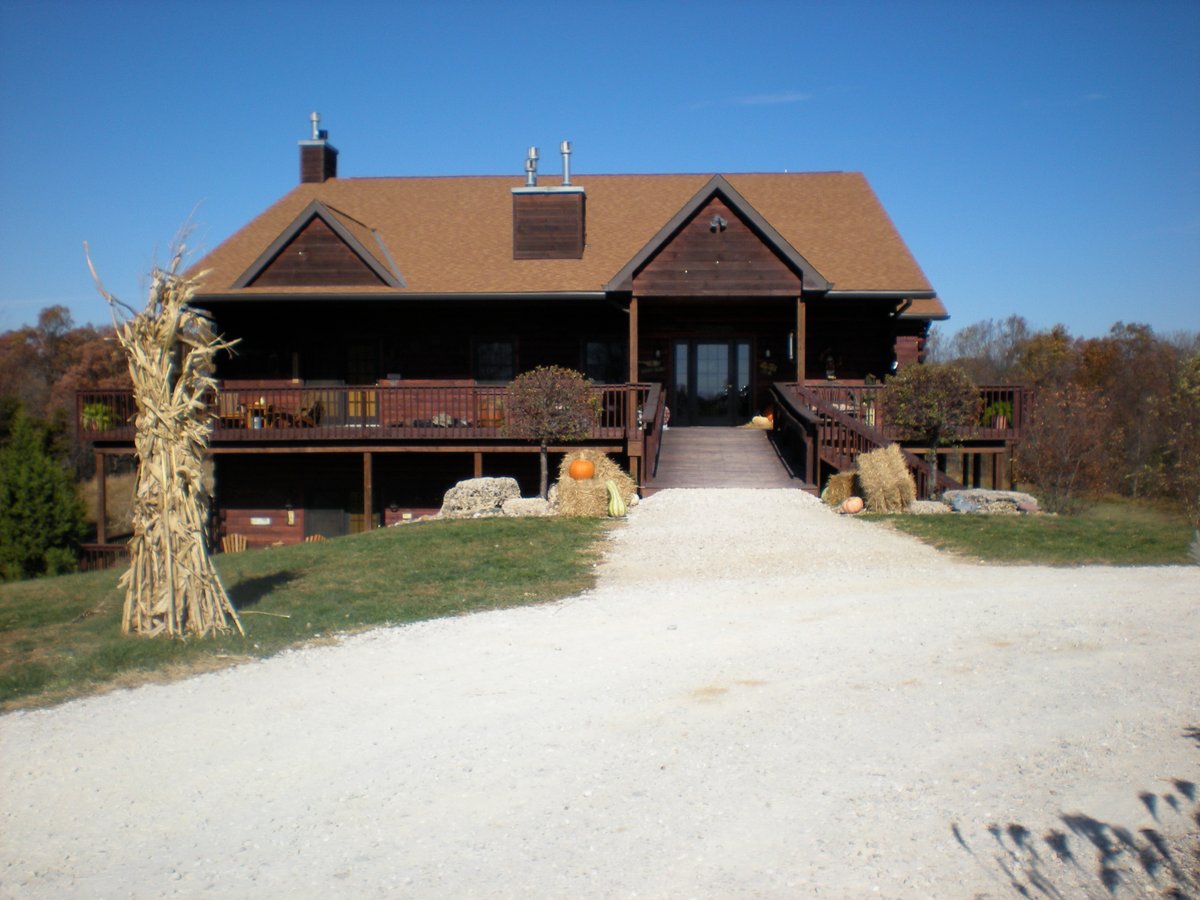 Harpole's Heartland Lodge, Inc Game Room: Pictures & Reviews - Tripadvisor