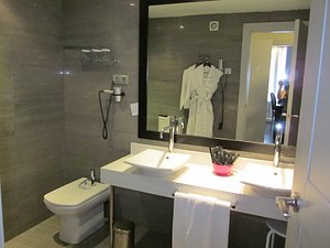 HOTEL MENINAS - BOUTIQUE HOTEL $127 ($̶1̶8̶9̶) - Updated 2023 Prices &  Reviews - Madrid, Spain