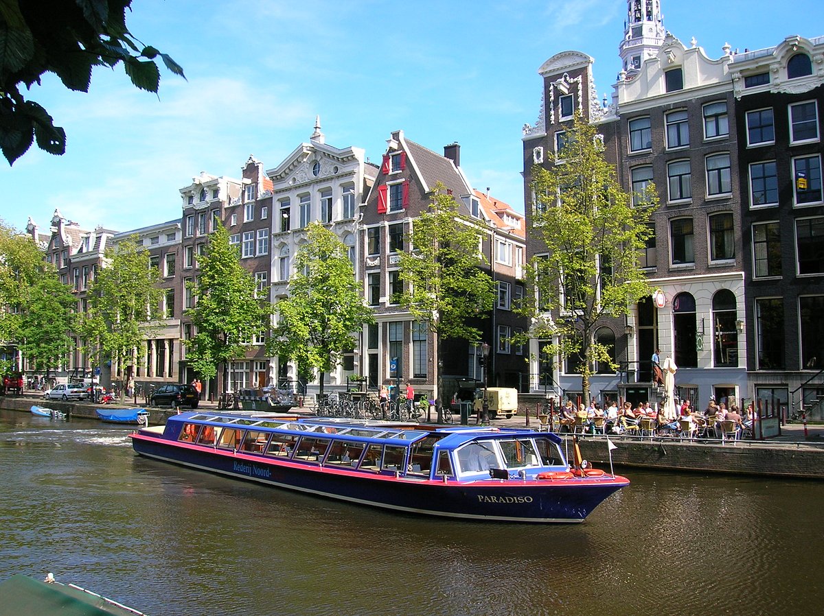 Blue Boat Tour is one of the most memorable Amsterdam canal boat trips