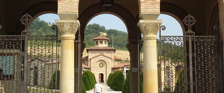 portico e mausoleo