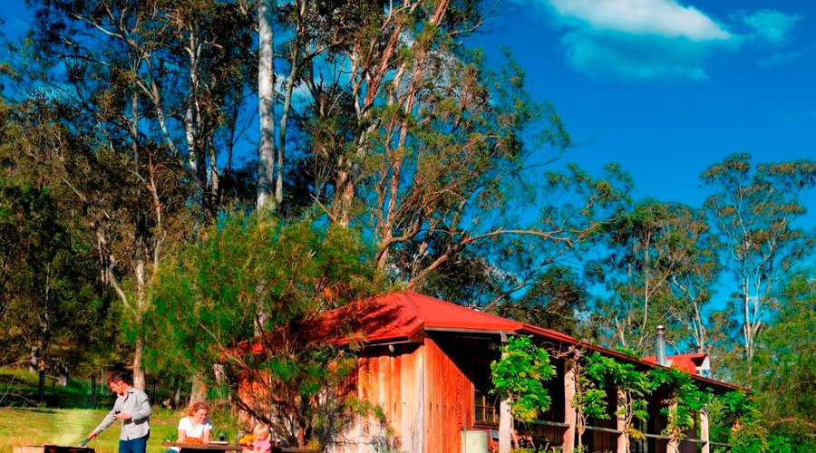 Outdoor BBQ at Timbercutter's Cottage