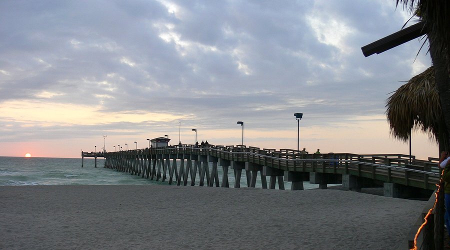 Sharky's On the Pier