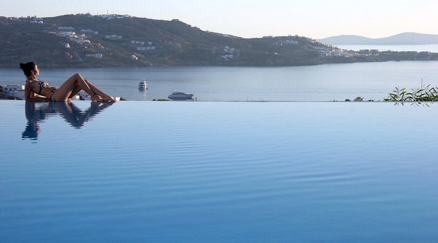 Infinity pool