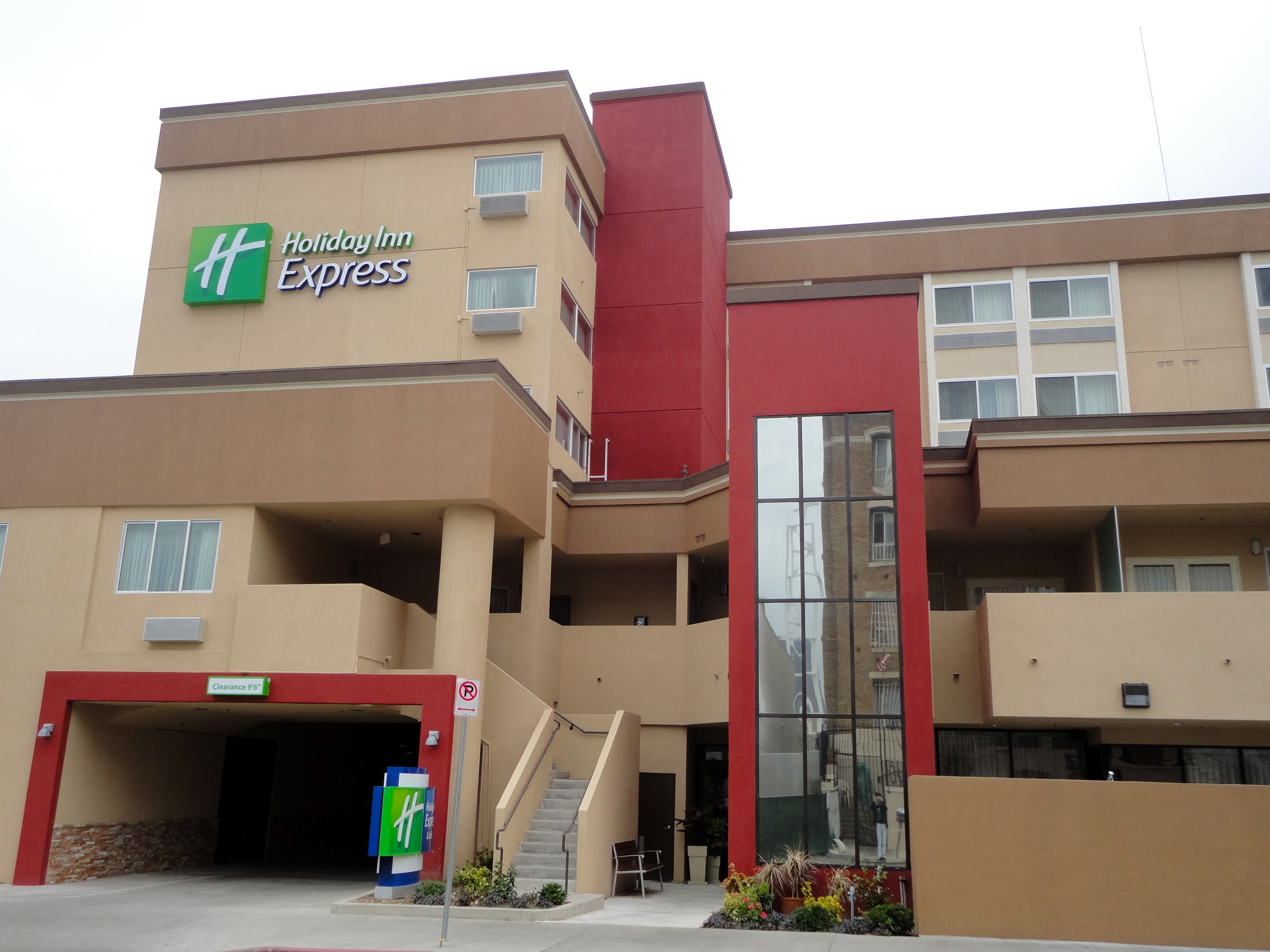 HOLIDAY INN EXPRESS SUITES LOS ANGELES DOWNTOWN WEST AN IHG HOTEL   Exterior 