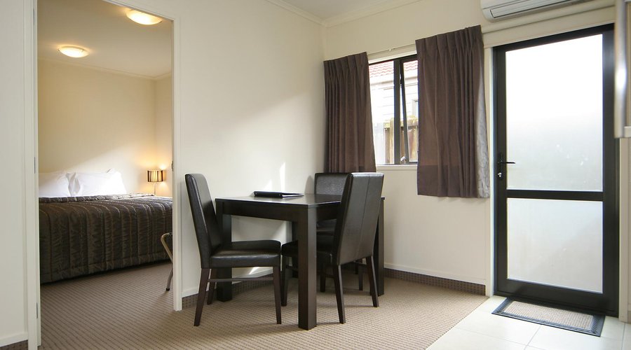 1 Bedroom unit @ Ballinor