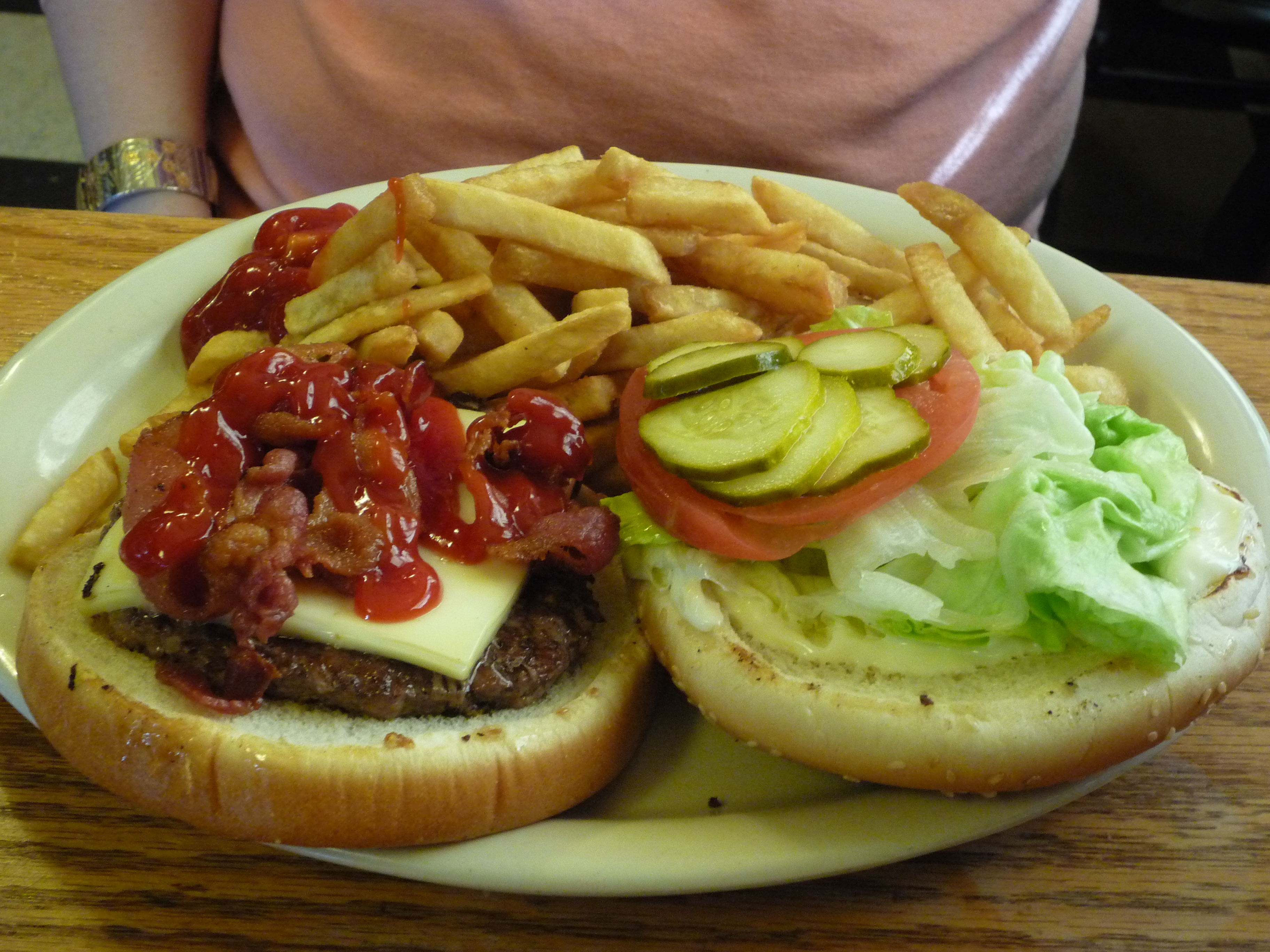 PHILLIPS DINER Ogdensburg Restaurant Reviews Photos Phone Number   This Amazing Hamburger 